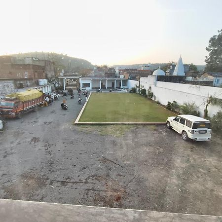 Hotel Modi Palace, Chanderi Mp Esterno foto