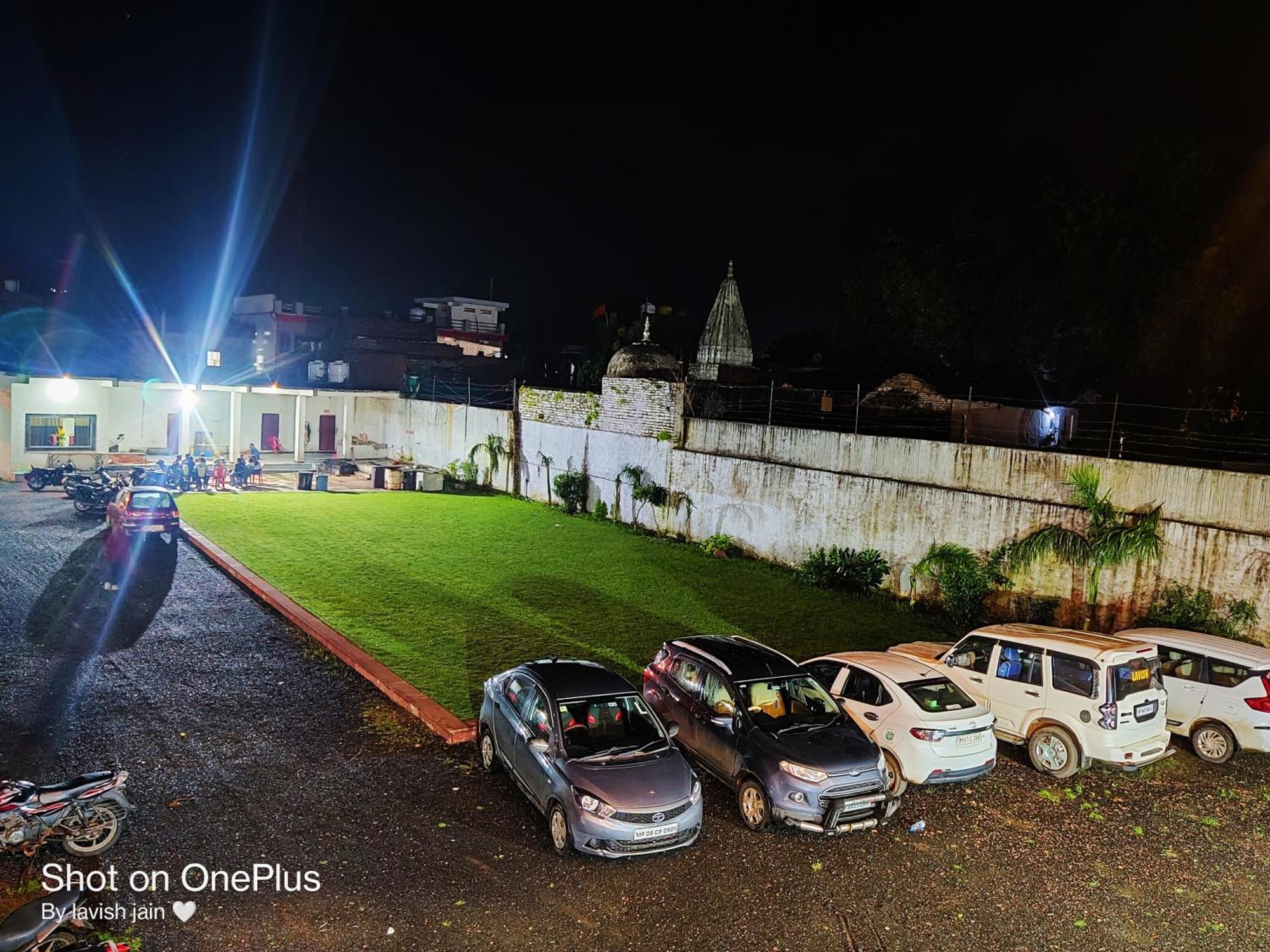 Hotel Modi Palace, Chanderi Mp Esterno foto