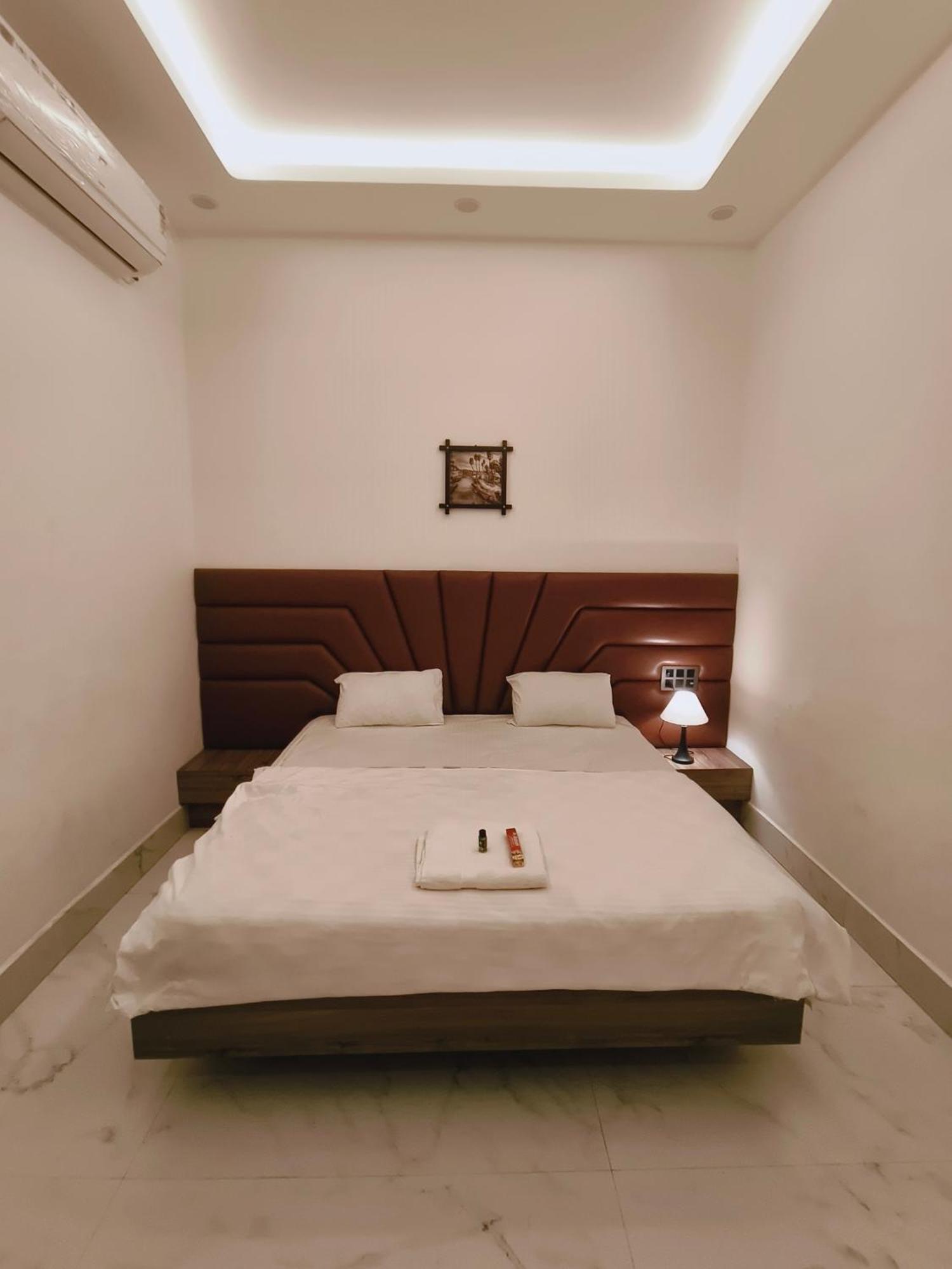 Hotel Modi Palace, Chanderi Mp Esterno foto