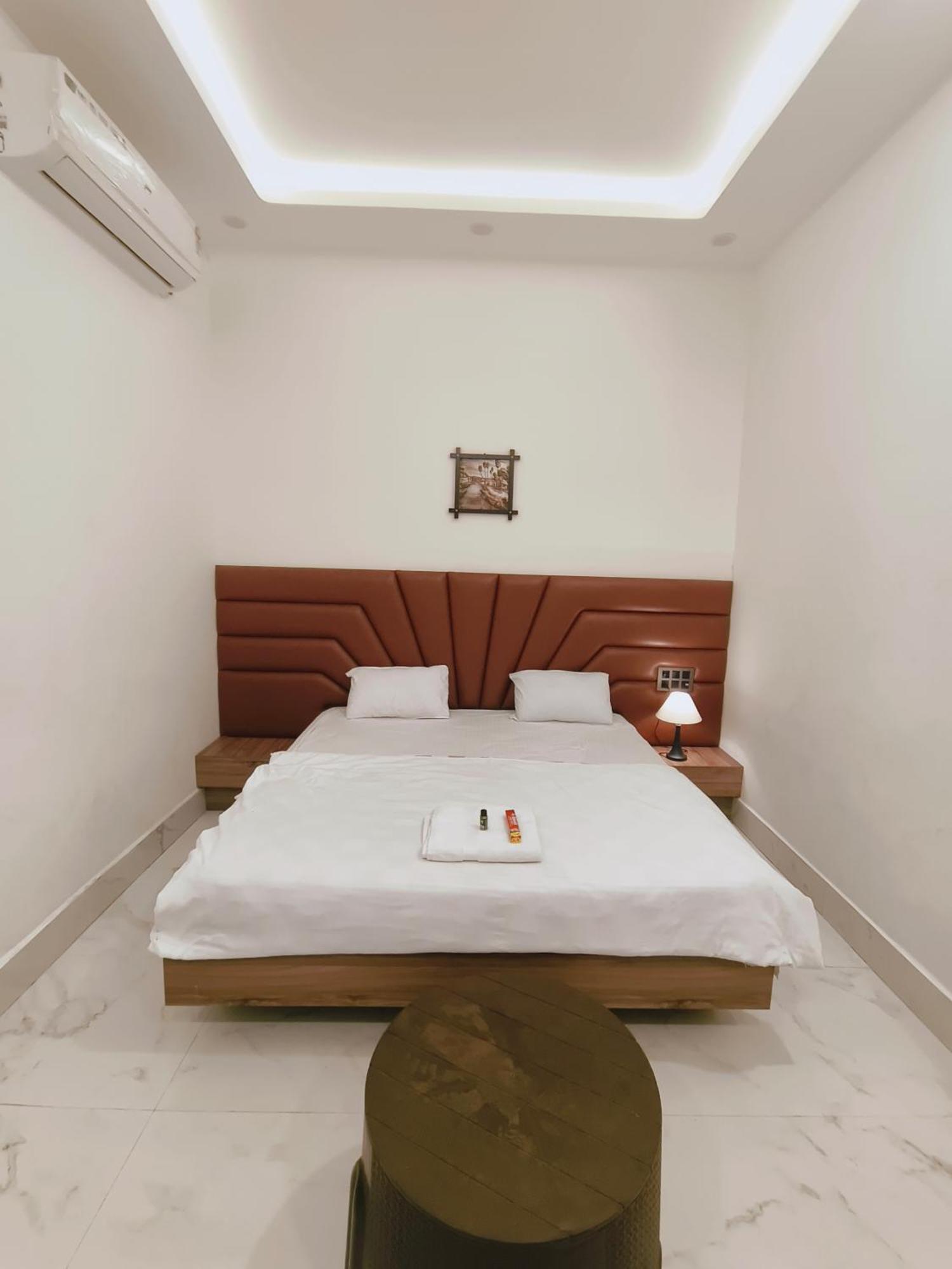 Hotel Modi Palace, Chanderi Mp Esterno foto