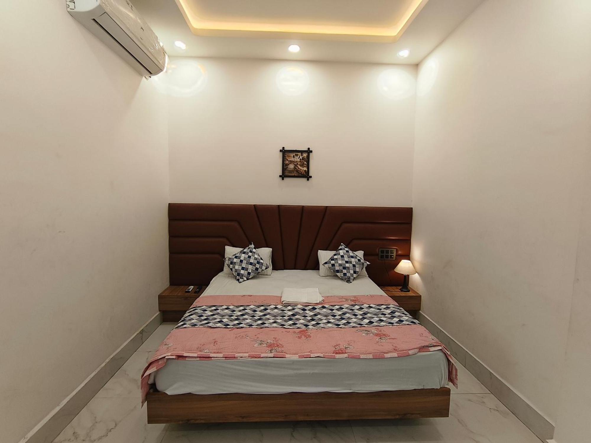 Hotel Modi Palace, Chanderi Mp Esterno foto