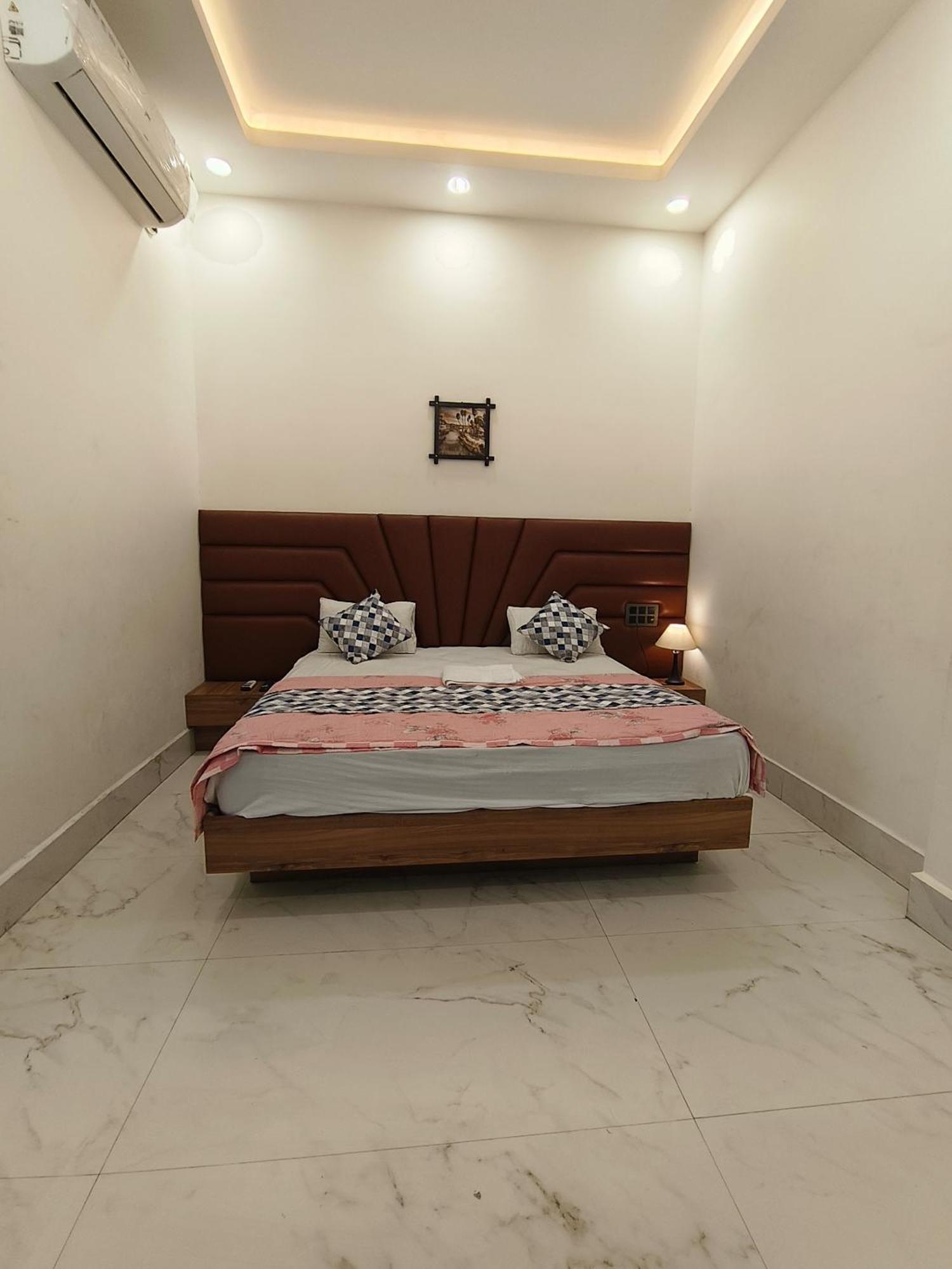 Hotel Modi Palace, Chanderi Mp Esterno foto