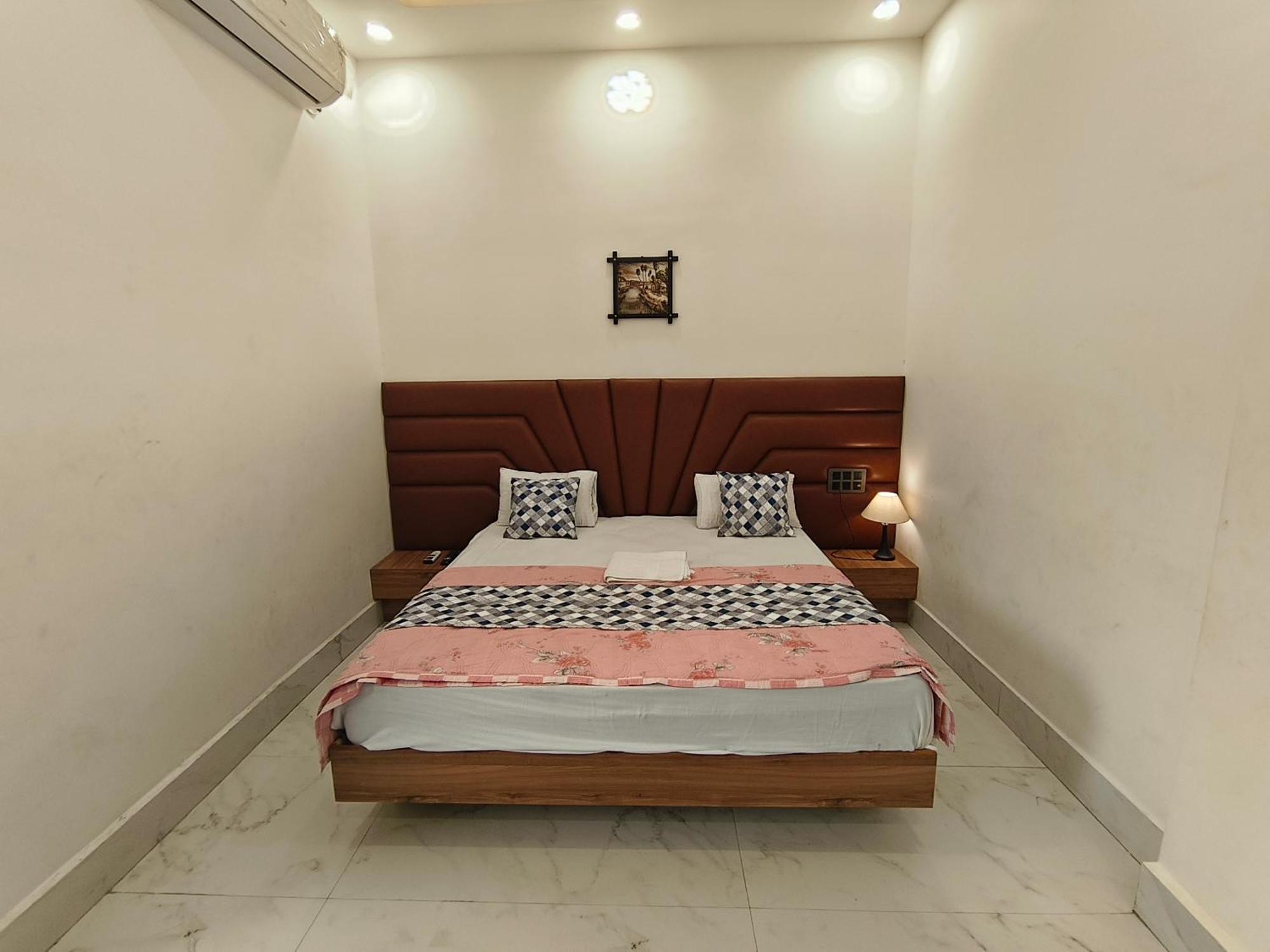 Hotel Modi Palace, Chanderi Mp Esterno foto