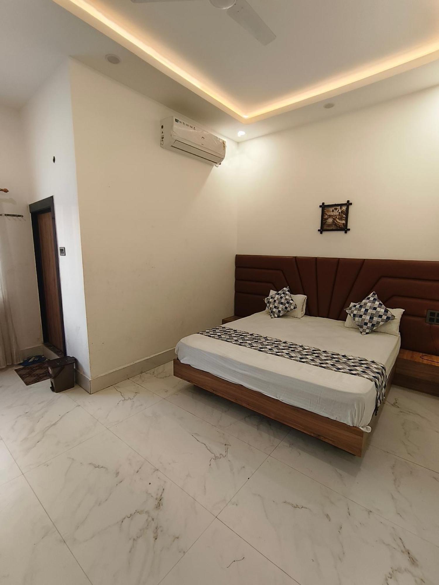 Hotel Modi Palace, Chanderi Mp Esterno foto